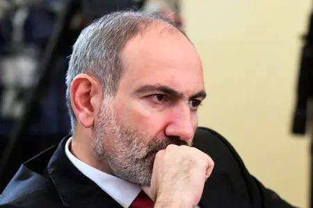 "Rusiya ilə yumşaq siyasətə keçməyin vaxtı çatıb" - Paşinyan gileyləndi