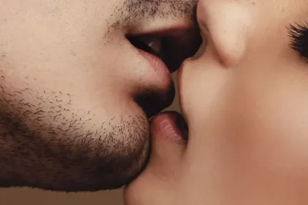 Öpüşlə xərçəng ötürülə bilərmi? - – CAVAB