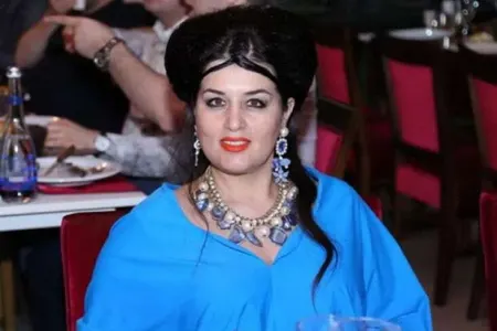 Elza Seyidcahanın nəvələri ilə görüntüsü - FOTO