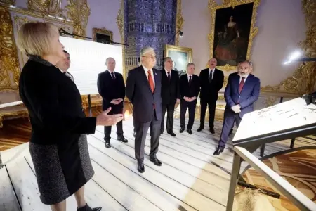 Prezident Sankt-Peterburqda “Yekaterina sarayı” ilə tanış olub