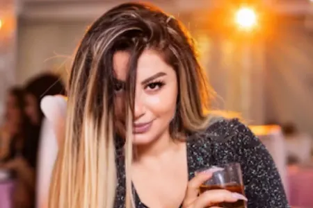 Müğənni Nüşabə arxası üstə yerə yıxıldı - – ANBAAN VİDEO