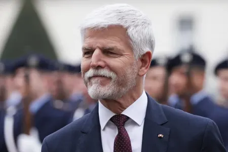 Çexiya prezidenti ölkənin avroya keçidini dəstəkləyib