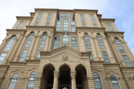 Prezidentliyə namizəd daha 4 şəxsin imza vərəqələri MSK-ya təqdim olundu
