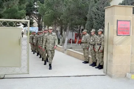 Azərbaycan Ordusunun bir qrup hərbçisi ehtiyata buraxıldı