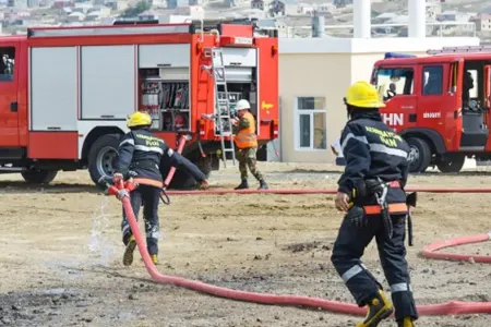 Bakıda otel yanır
