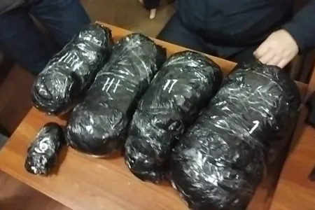 Narkokuryerlik edən dostlar saxlanıldı