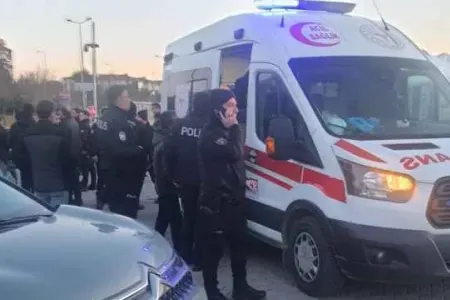 Türkiyədə futbol matçında çıxan davada 2 futbolçu bıçaqlandı