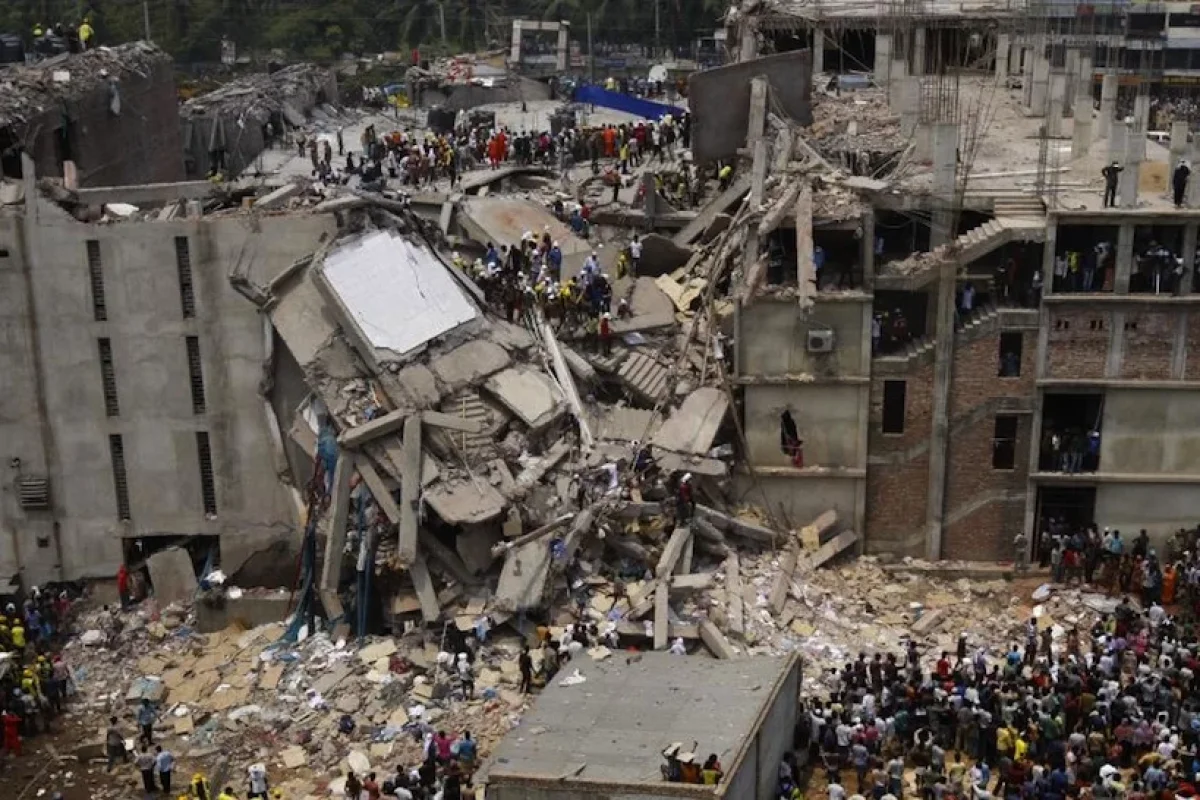 Yaşayış binası UÇDU: - ÖLƏN VƏ YARALANANLAR VAR