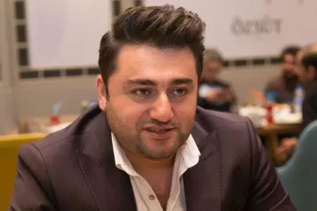 Müşfiq özünə yeni model - LÜKS AVTOMOBİL ALDI - VİDEO