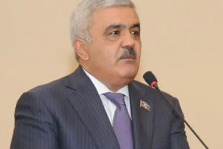 Rövnəq Abdullayevin səhhətində problem yarandı - İclas təxirə düşdü