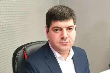 Erməni əsilli Ağacanyan Krımda - NAZİR OLDU