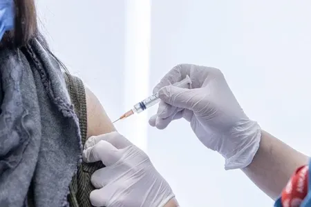 Milyonlarla doza Covid-19 peyvəndi zibilliyə - ATILDI