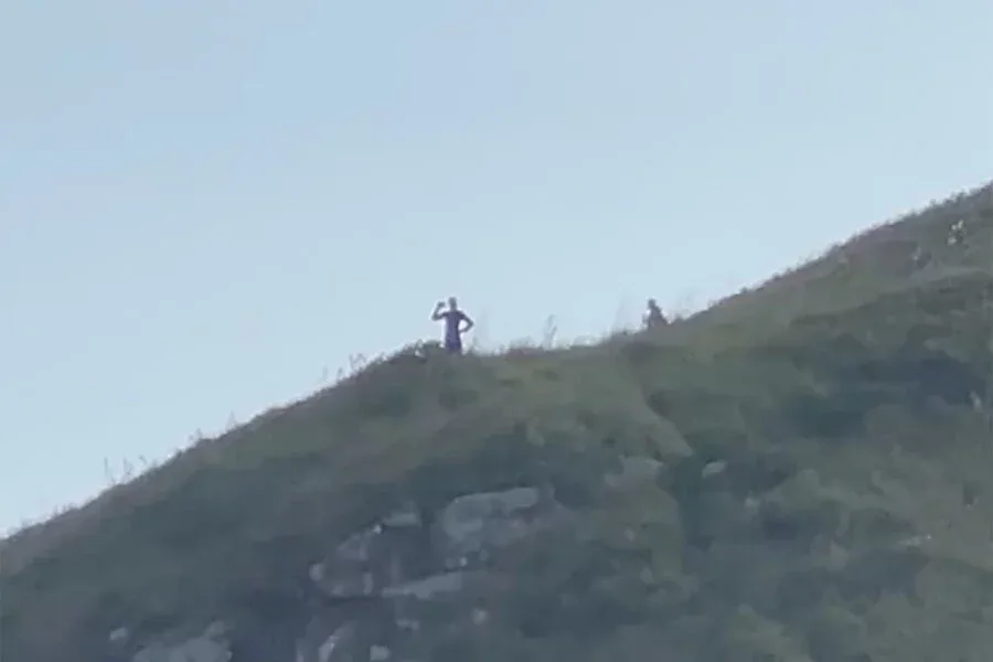 Turistlər "yadplanetlilərin" şəklini çəkdi - FOTO