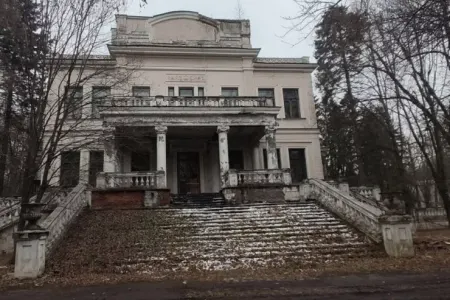 Stalinin bağ evinin ərzisində iki meyit tapıldı