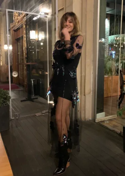 Aygün Kazımovanın qızı İlqarə gözəlliyi ilə göz qamaşdırdı - FOTO