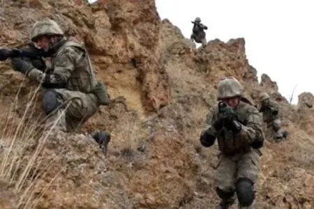 Türkiyə ordusunun QİSAS ƏMƏLİYYATI - 77 terrorçu MƏHV EDİLDİ