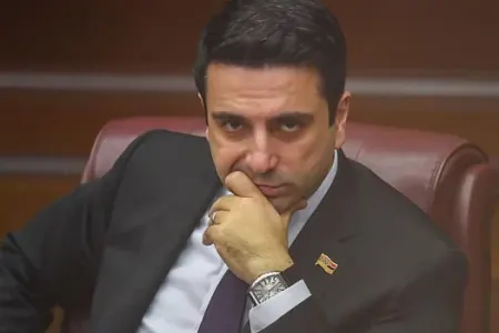 “Fransızlar bizi gözəl gözlərimizə görə sevmir”