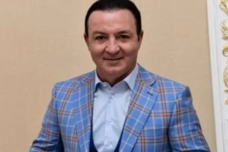 Vasifin yıxılan ofisianta münasibəti - QINANDI - VİDEO