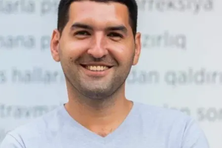 “Avtobus dayanacağında durduğun yerdə avtobus belindən keçə, körpü başına düşə bilər”
