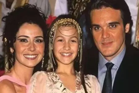 "Klon" serialının aktrisasının son halı - FOTO