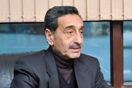 Xalq artisti aktyorların maaşından danışdı