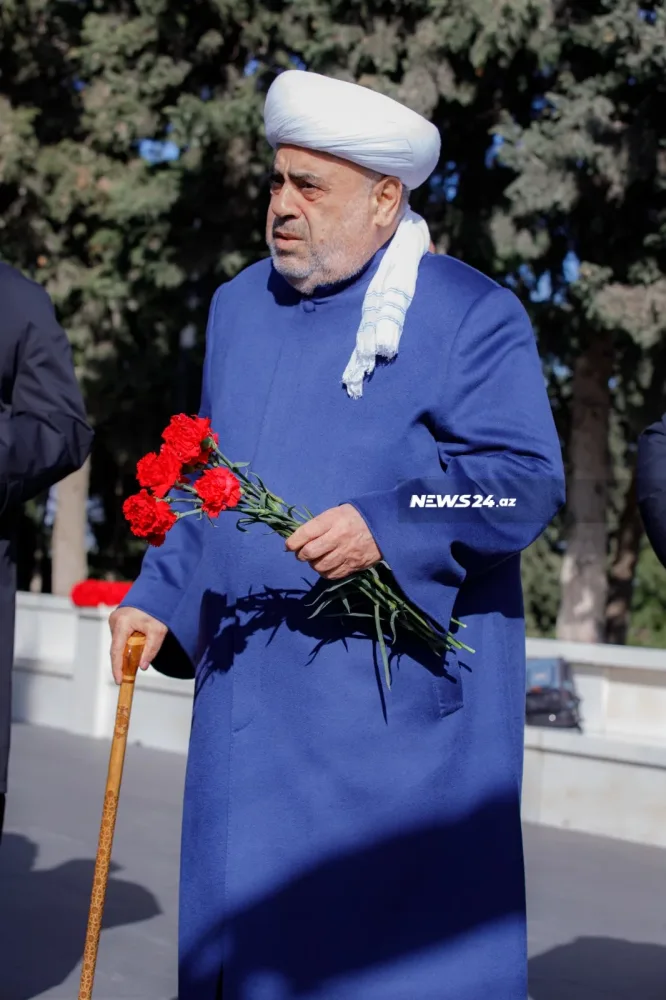 Azərbaycan 20 Yanvar şəhidlərini yad edir - FOTOLENT