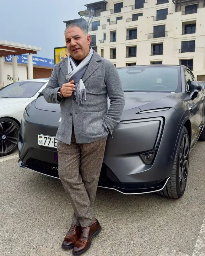 Ədalət Şükürov özünə lüks avtomobil aldı - FOTO
