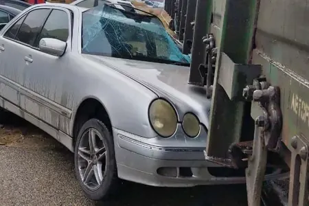 Bakıda dəmir yolu stansiyasında zəncirvari qəza - FOTO
