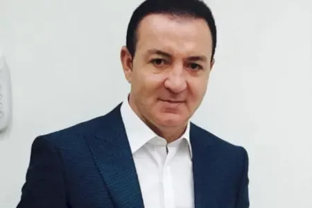 Əməkdar artist: “Oğul atasının yanında uşağını qucağına götürməməlidir” - VİDEO