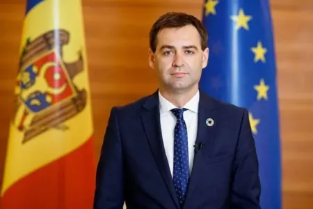 Bu ölkənin xarici işlər naziri istefa verdi