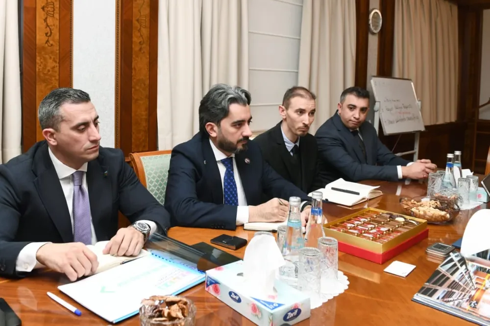 Səlahiyyətli nümayəndə xarici və yerli investorları qəbul edib