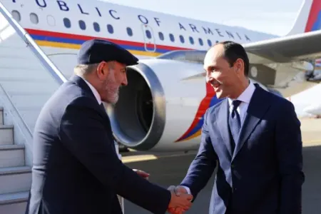 Paşinyan artıq Tbilisidədir