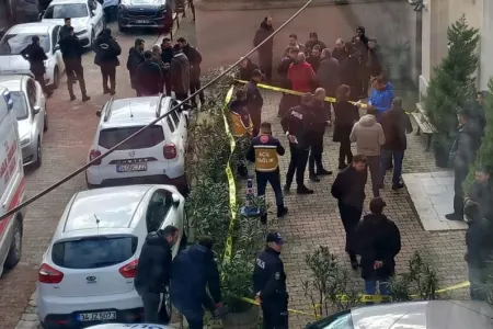 İstanbulda kilsəyə silahlı hücum edənlərin biri - SAXLANILDI