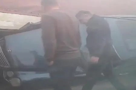 “Mercedes” TIR-ın altına girdi - VİDEO