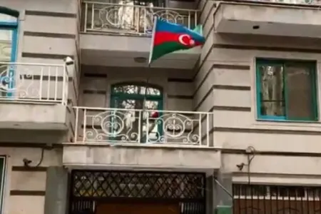 İranda Azərbaycan səfirliyinə hücum edən şəxslə bağlı - YENİ XƏBƏR
