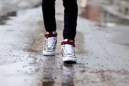 Bakıda 17 yaşlı oğlan itkin düşdü