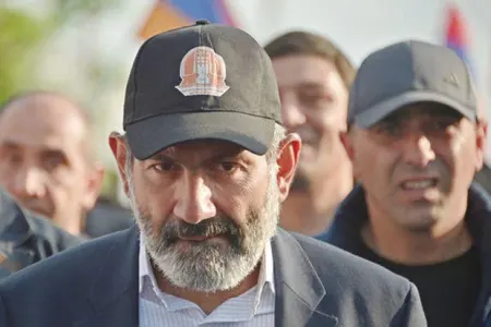 "Paşinyan bu cür qeyri-ciddi təkliflərlə..."