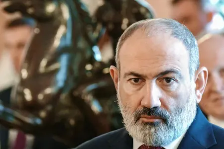 "Paşinyan Ermənistanı oyuncağa ÇEVİRİR"