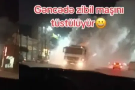 Tüstüləyən zibil maşını yolu görünməz etdi - – VİDEO