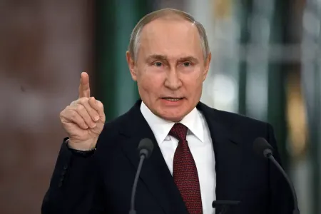 "Başımızı sığallayıb yardım kimi çürük kartof verirdilər” - Putin