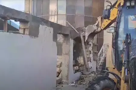Xırdalanda qanunsuz tikililər - SÖKÜLDÜ - VİDEO