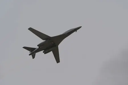 ABŞ İraqa zərbələr endirdi : ölənlər var