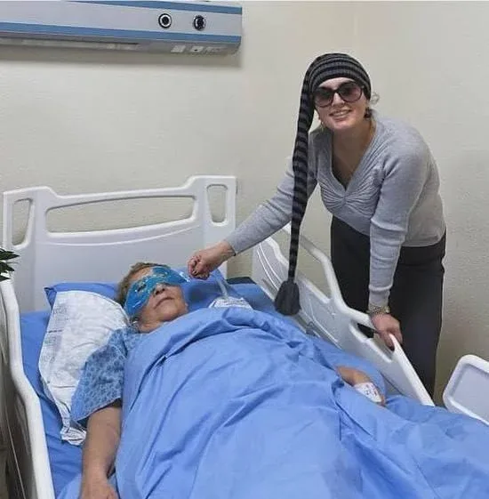 Elzanın anası əməliyyat olundu - Foto