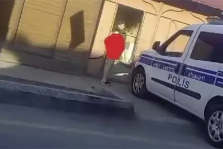 Göyçayda küçədə çılpaq gəzən qadın xəstəxanaya yerləşdirildi