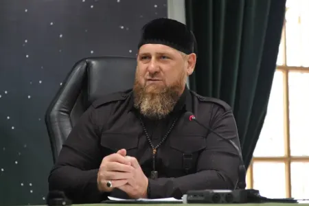 Kadırov qohumlarına vəzifə - "payladı"