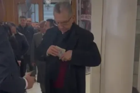 Eldar Əzizov prezident seçkilərində iştirak etdi