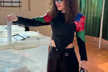 Mehinin fərqli seçki tərzi - Foto