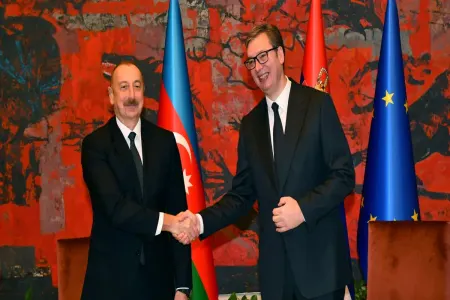Aleksandar Vuçiç Prezident İlham Əliyevi qələbə münasibətilə təbrik edib