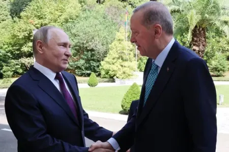 Putinin Türkiyə səfəri - TƏXİRƏ DÜŞDÜ