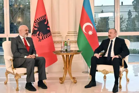Edi Rama Prezident İlham Əliyevi təbrik edib